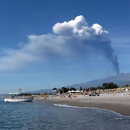 Villa Bea Giardini Naxos Bagian luar foto