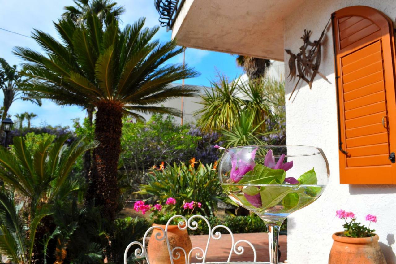 Villa Bea Giardini Naxos Bagian luar foto