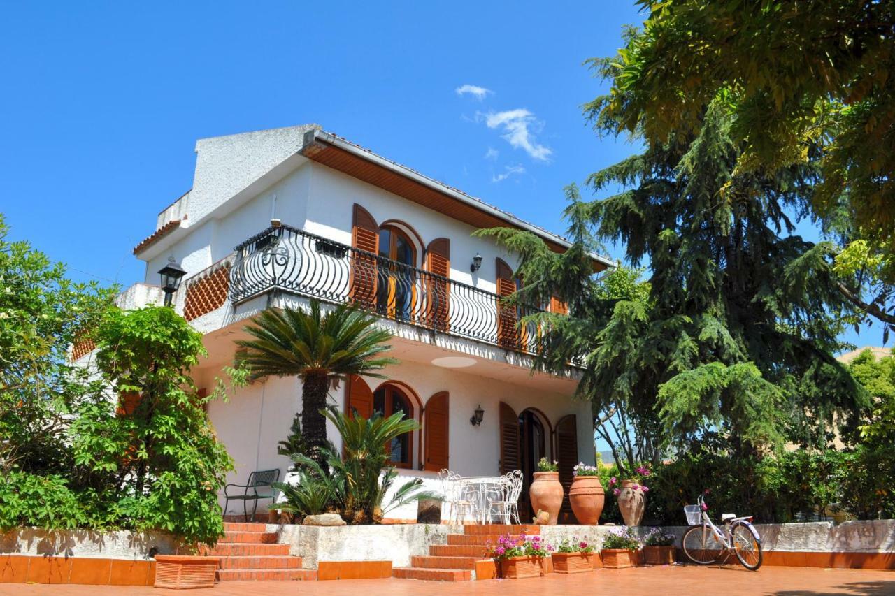 Villa Bea Giardini Naxos Bagian luar foto
